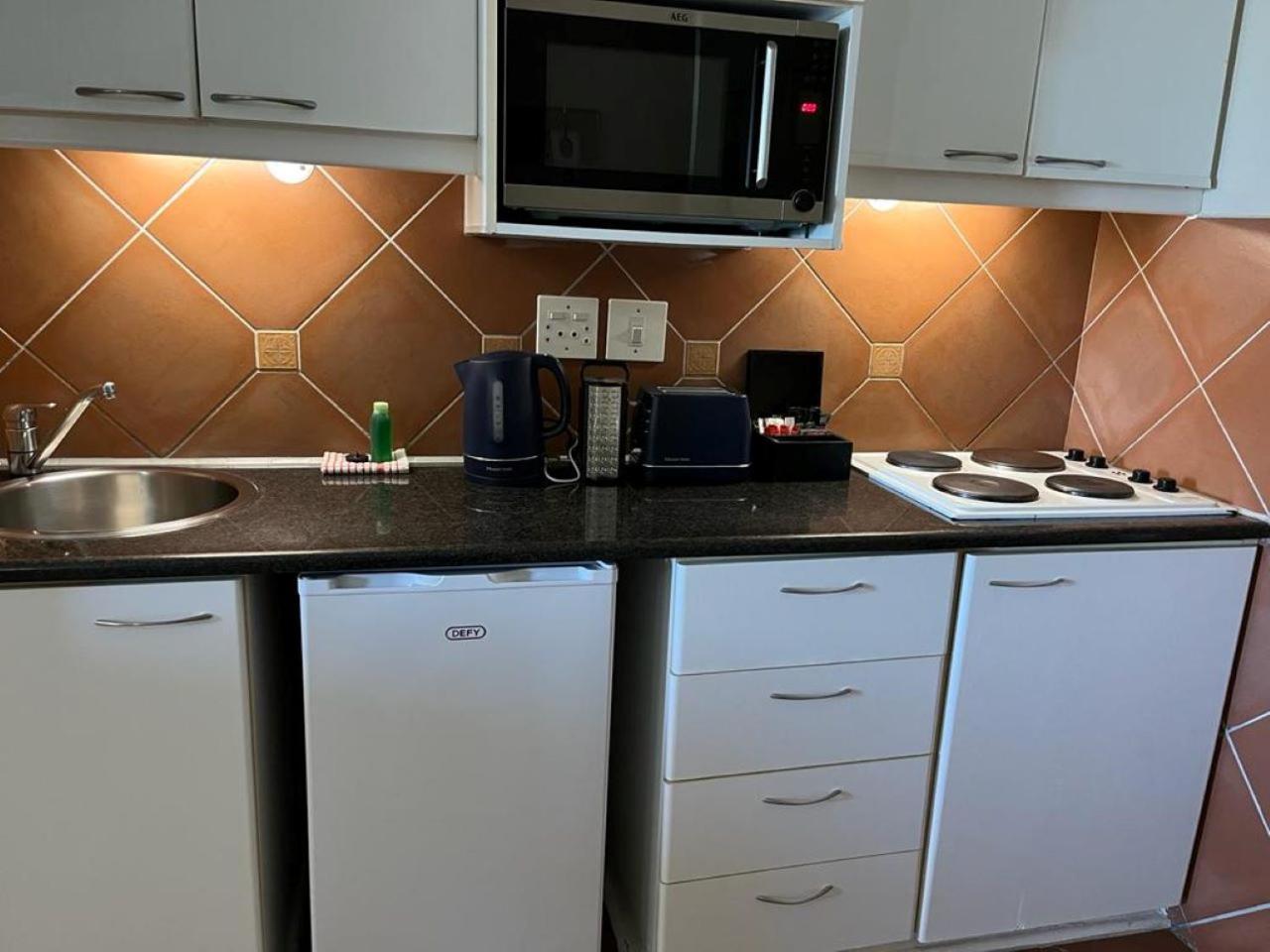 Beachfront At Leisure Bay Apartment
