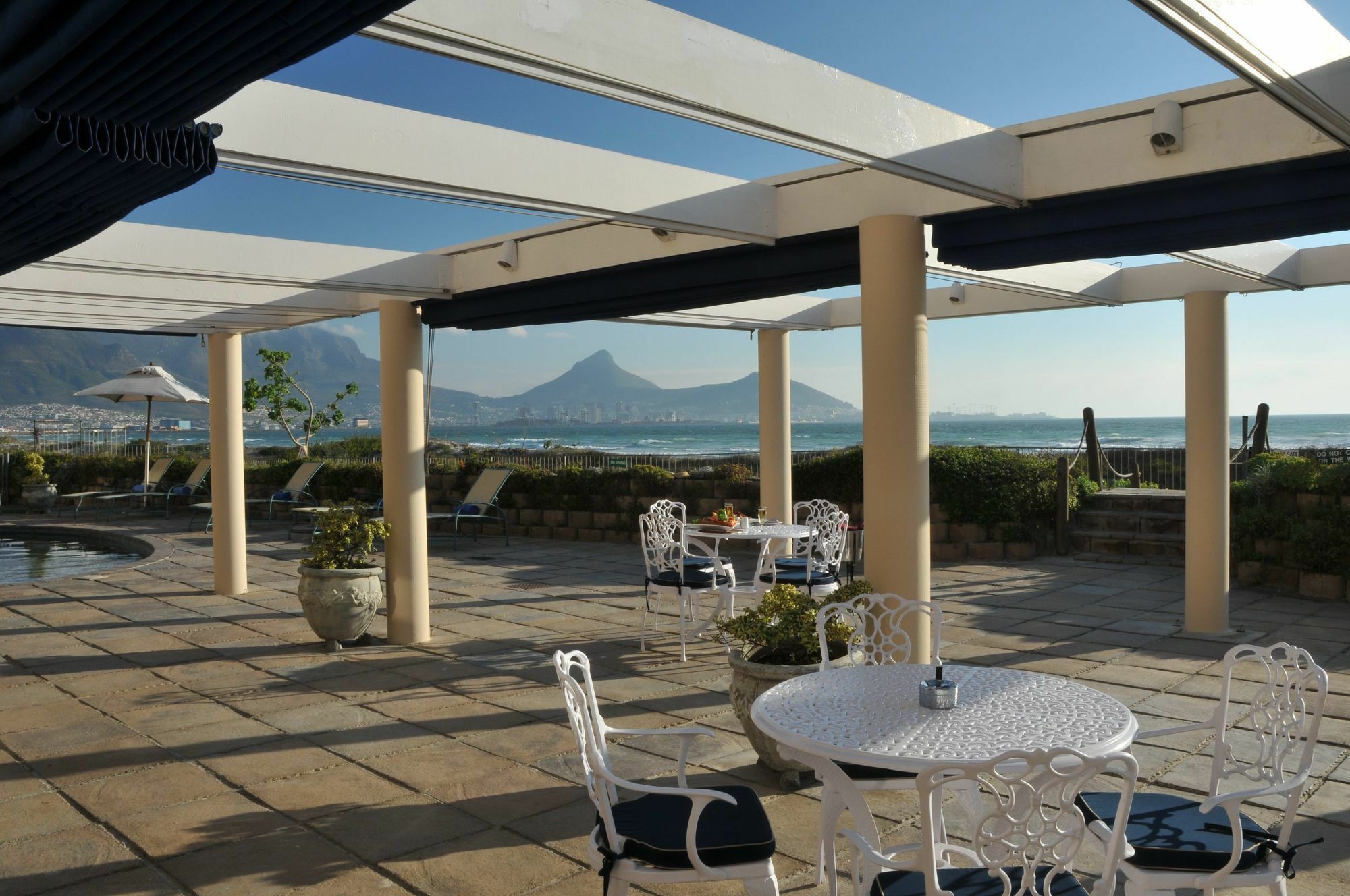 Beachfront At Leisure Bay Apartment