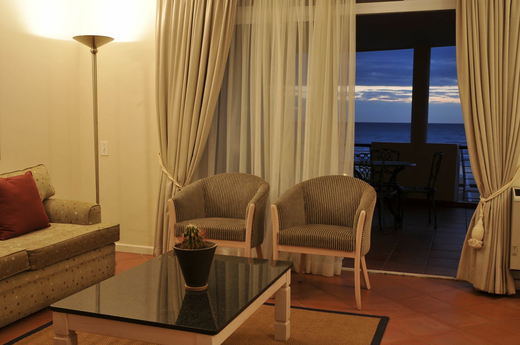 Beachfront At Leisure Bay Cape Town