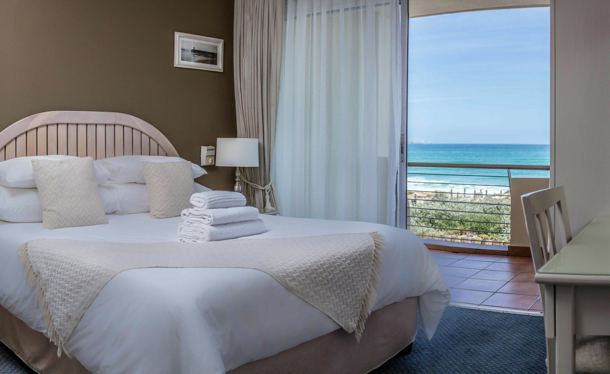Beachfront At Leisure Bay Apartment